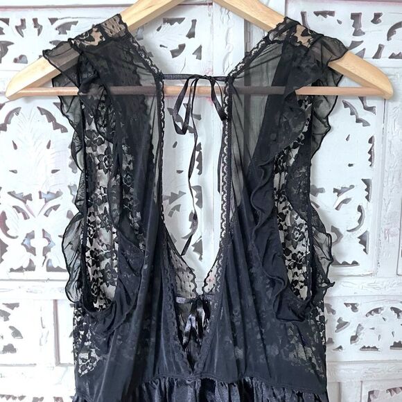 Vintage Lace Lingerie Top - Picture 4 of 7